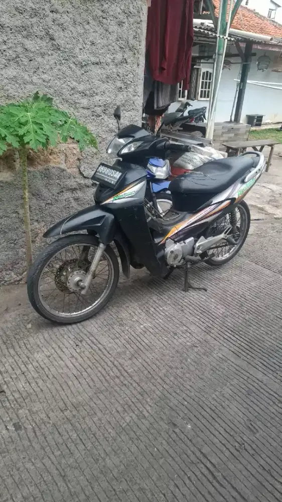 Honda Karisma Hitam