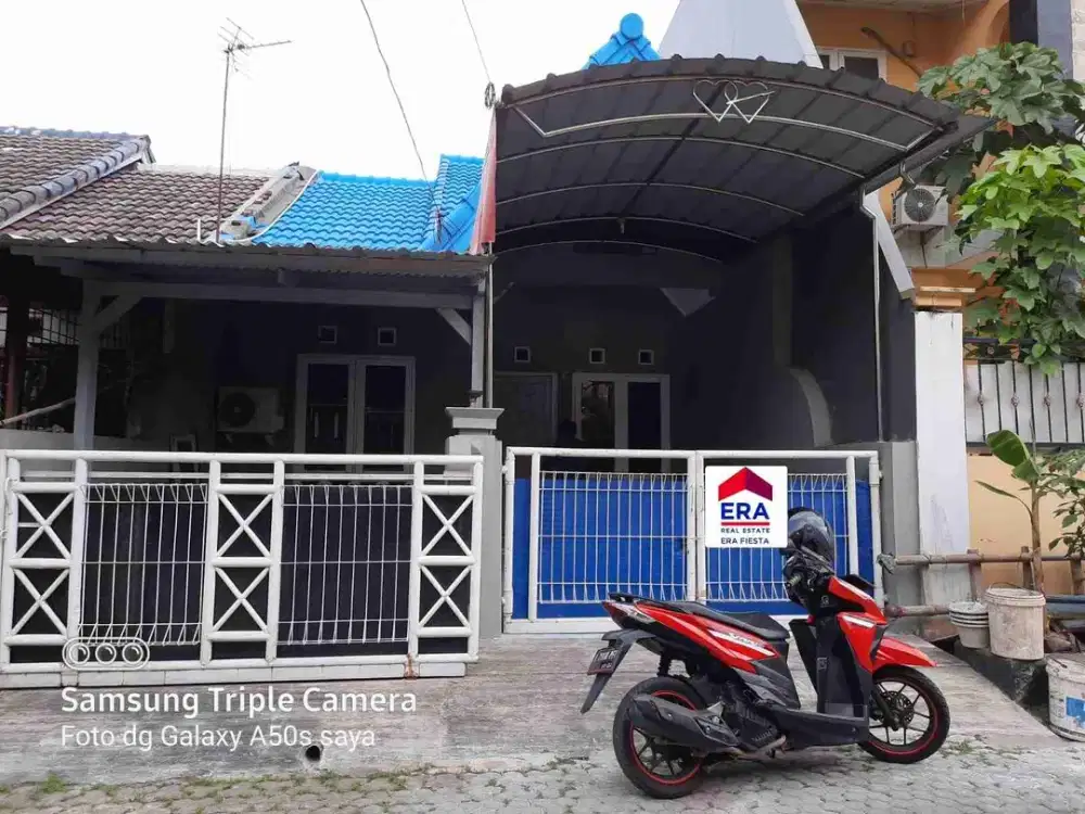 Dijual Rumah 1,5 Lantai di Cluster Taman Royal 1 Strategis Dekat Akses Toll  Buaran Indah