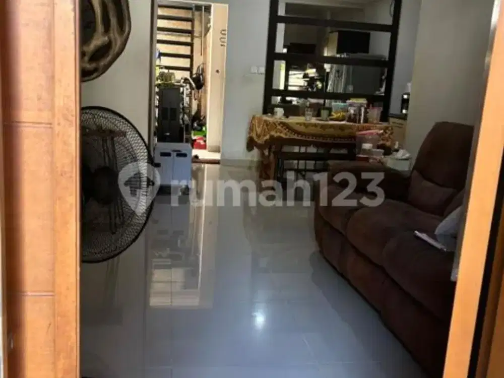 Dijual Rumah Depan Taman, Dekat Exit Toll di Griyaloka BSD