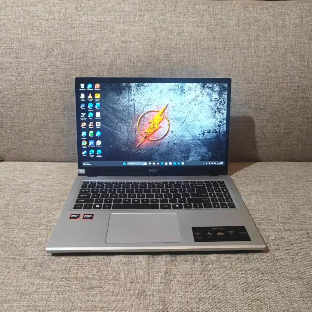 Acer Aspire Ryzen 5-8640HS RAM 8GB DDR5 Baru 4 Bulan Bening