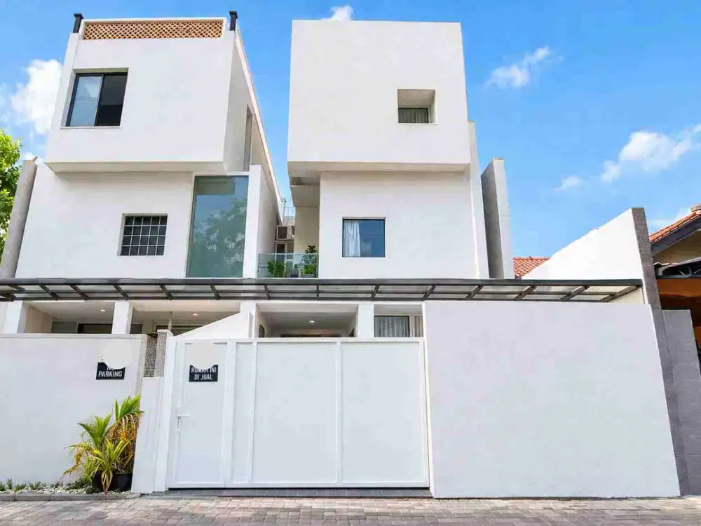DIJUAL RUMAH MODERN DENGAN ROOFTOP CITY VIEW 360 ° DI MAMPANG PRAPATAN JAKARTA SELATAN