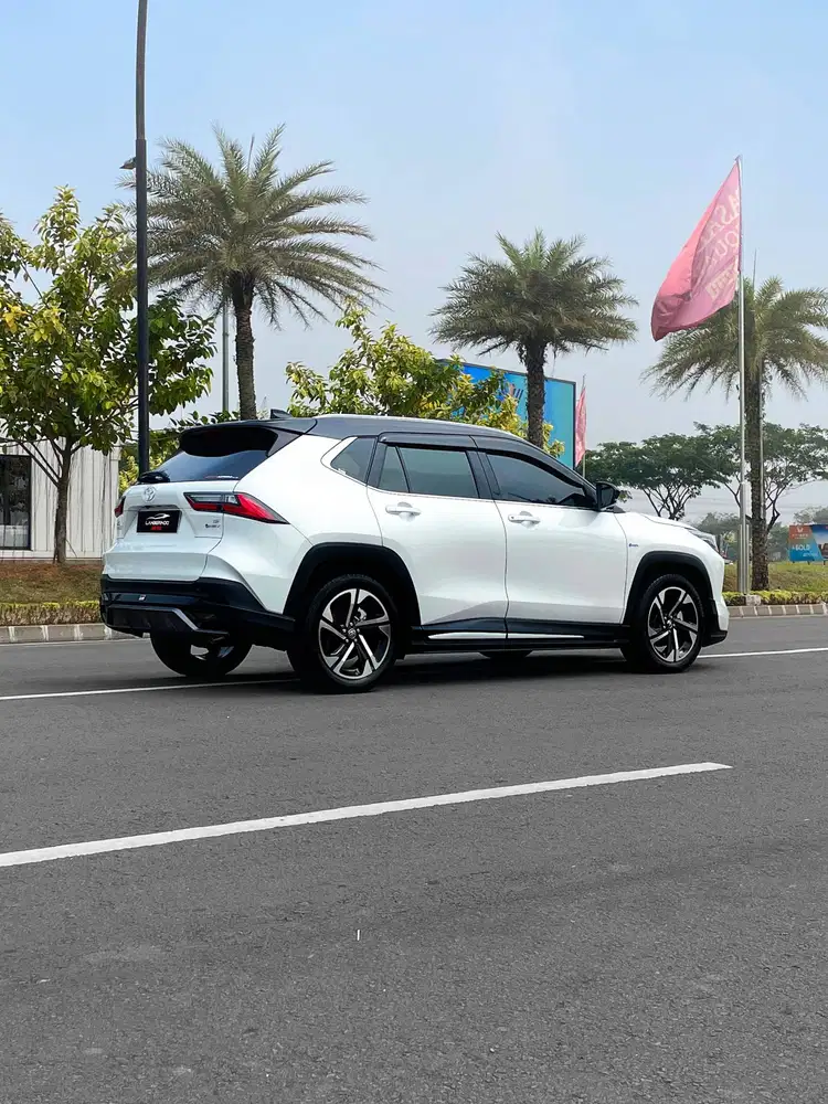 TOYOTA YARIS CROSS 1.5 GR TSS HYBRID 2023 LOW ODO KM RENDAH