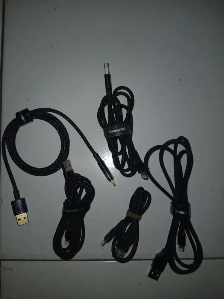 BASEUS USB Type-A ke Lightning (untuk perangkat iPhone atau iPad)