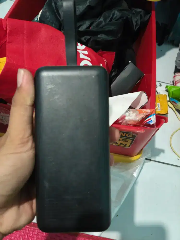 Dijual sendal POSH dan PB robot ori  edisi gk kepake