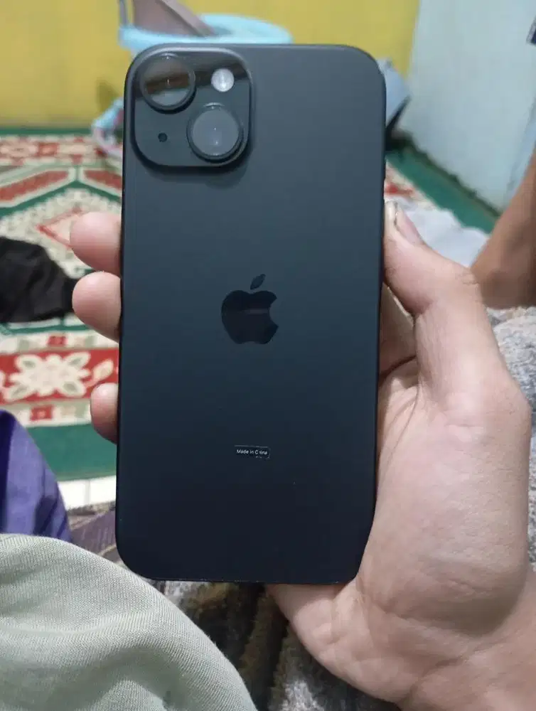 Ip 15/128 black garansi resmi