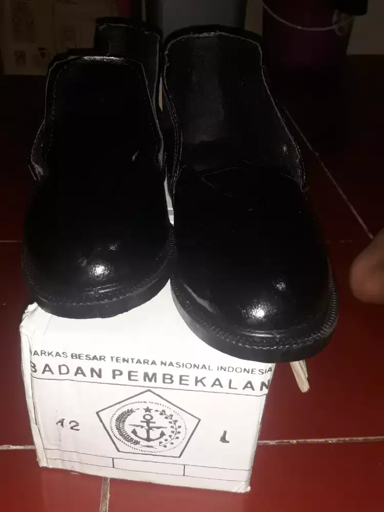 sepatu pdh baru