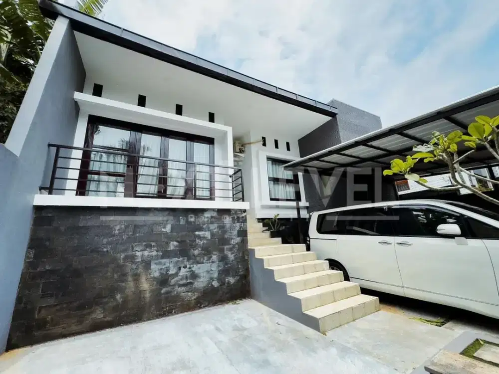 Dijual Rumah Villa di sayap Dago Bandung
