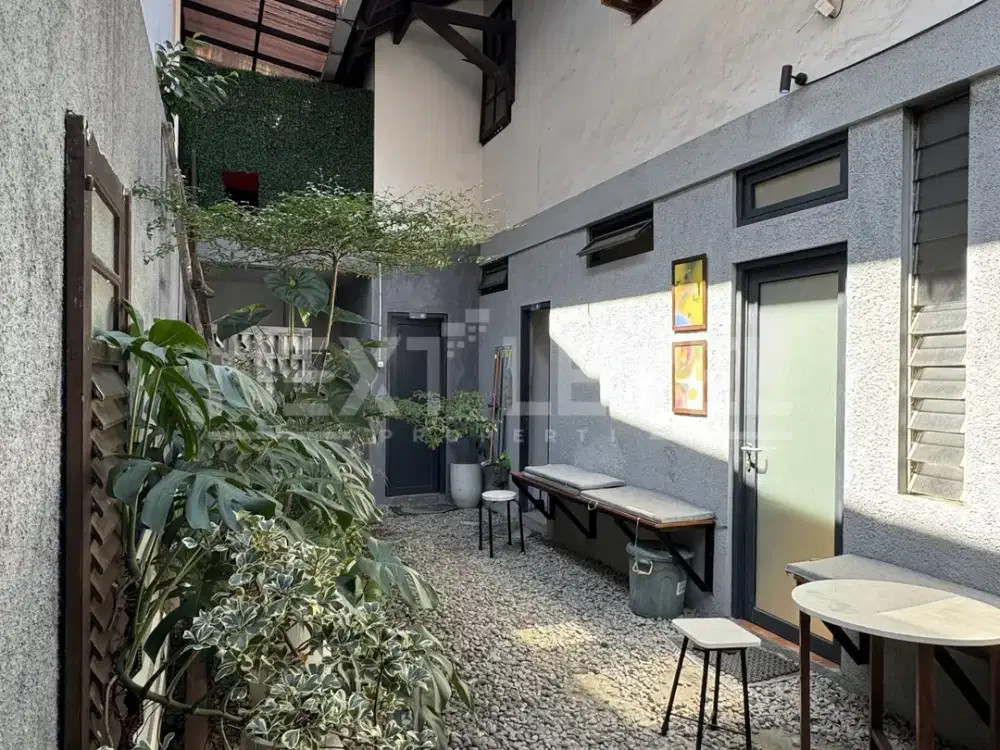 Dijual Rumah bonus Cafe di sayap Dago Bandung