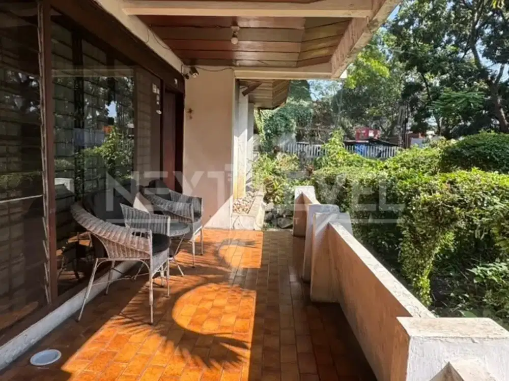 Dijual Rumah Hitung Tanah di Mainroad sayap Garuda Dadali Bandung