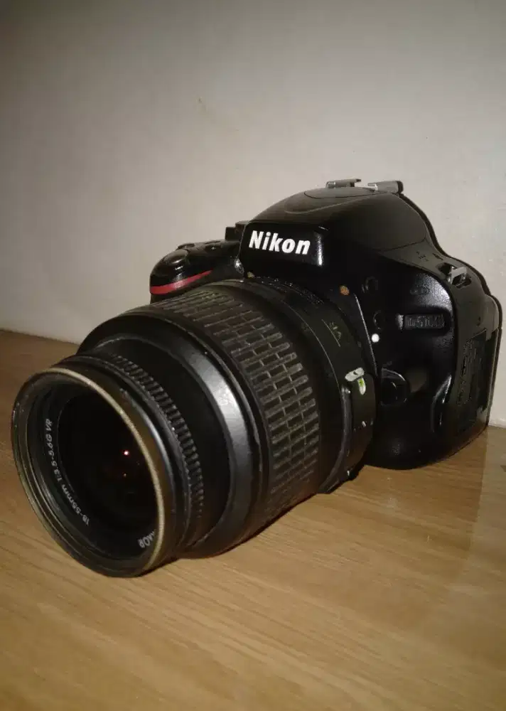 Camera DSLR Nikon D5100 Layar Flip + Lensa + Batere + Charger + Strap