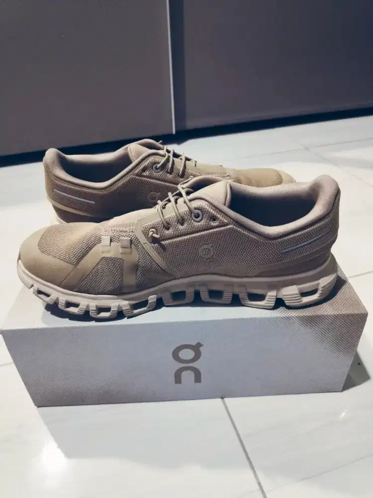 Sepatu Original On Cloud 6 kondisi 98%