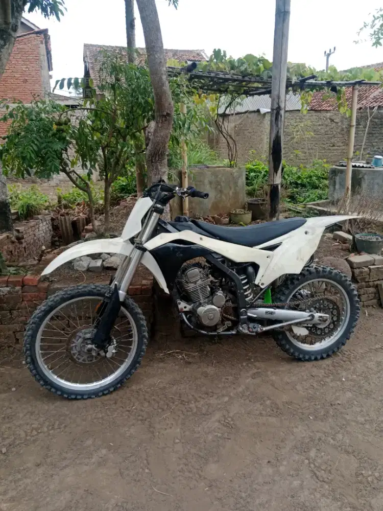 TRAIL RANGKA FUL KLX 250 MESIN PAKAI TIGER