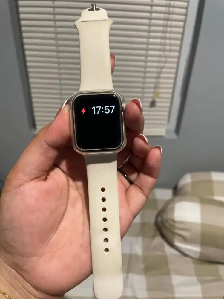 Apple SE gen 2 (ibox)