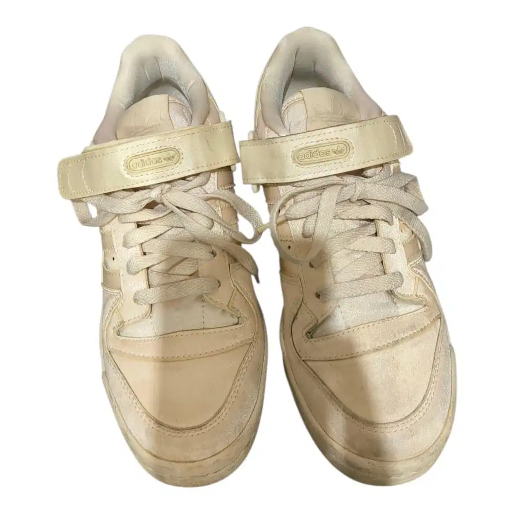 Sepatu cwek adidas