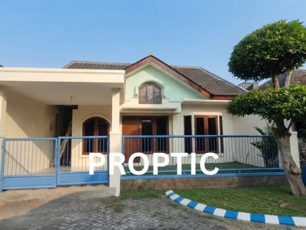 Rumah Luas Daerah Strategis di Lingkungan Mewah Sidoarjo - Rm381apd