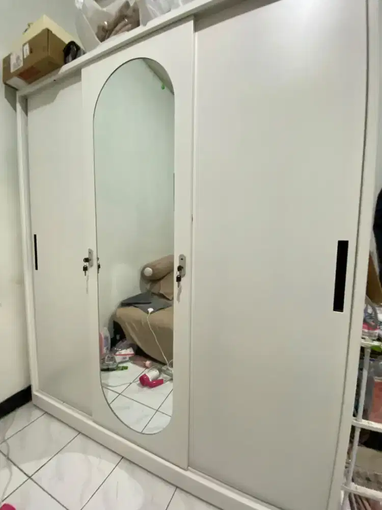Lemari Sliding Besi Putih Pintu 2 (baca keterangan)