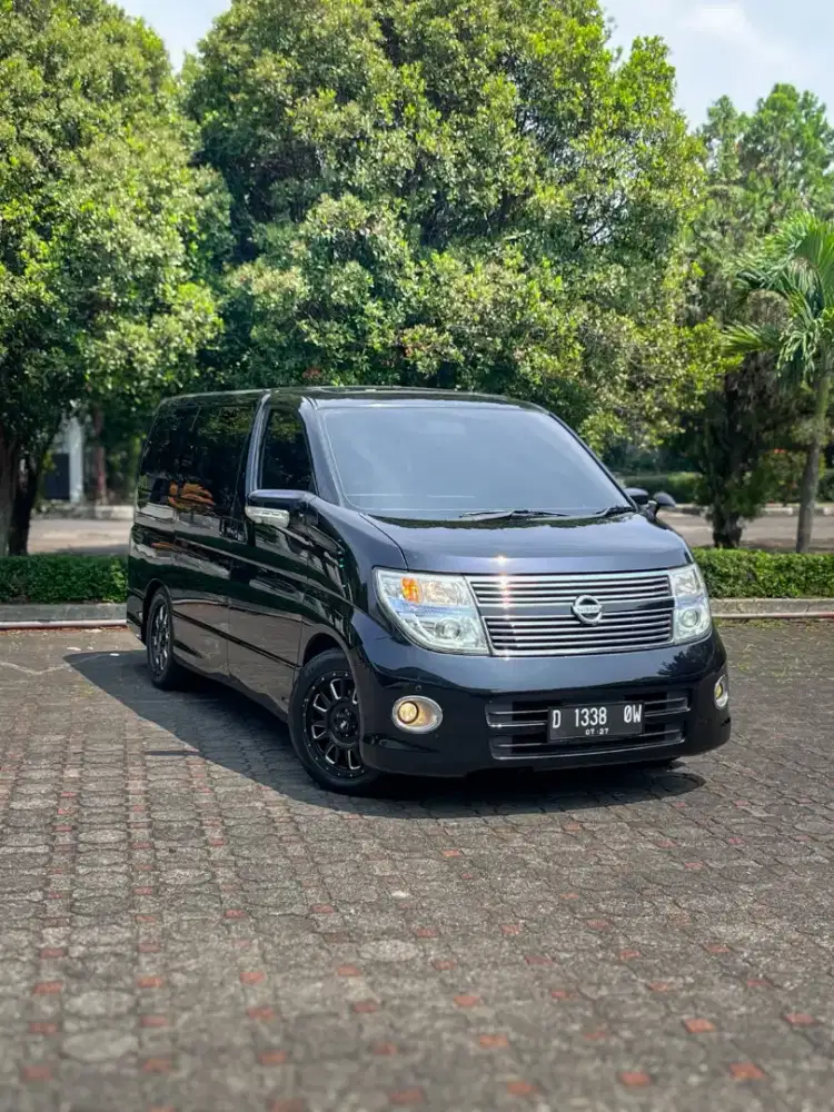 Nissan Elgrand 2010