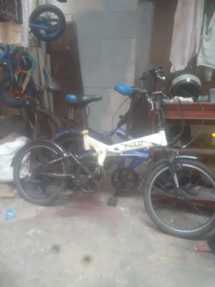 Sepeda lipat merk FLOD