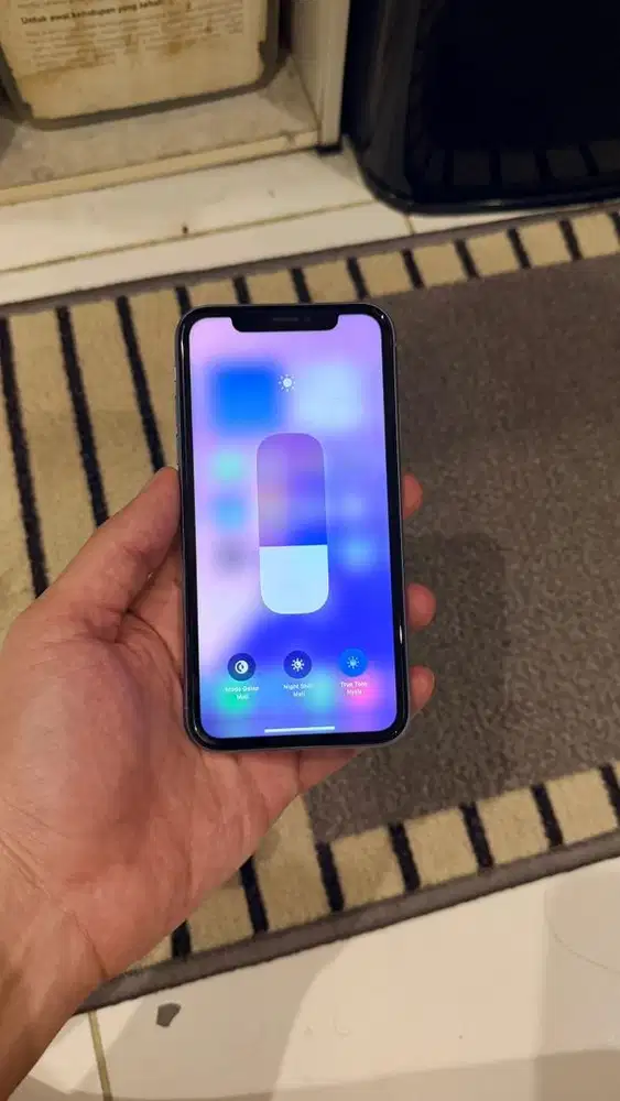 Iphone Xr Blue 64GB Terdaftar Hp charger