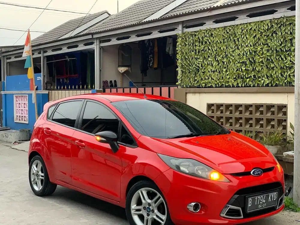 FORS FIESTA S TERTINGGI 2011 AT