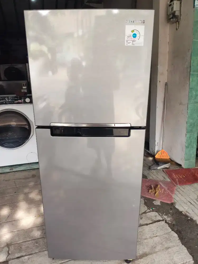 Kulkas Samsung Inverter 2pintu istimewa like new