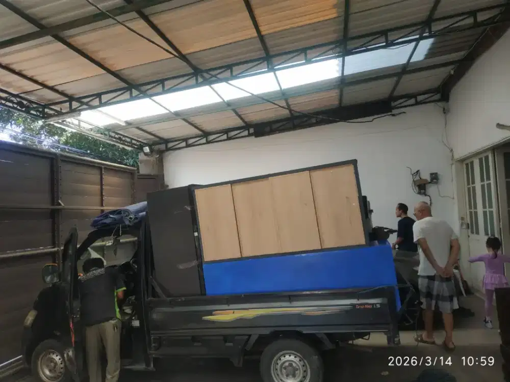 Mobil pickup losbak untuk angkut barang pindahan