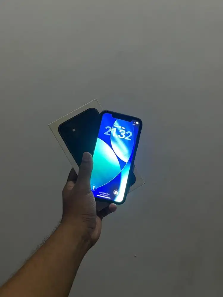 BU!!! iPhone 11 64Gb iBox