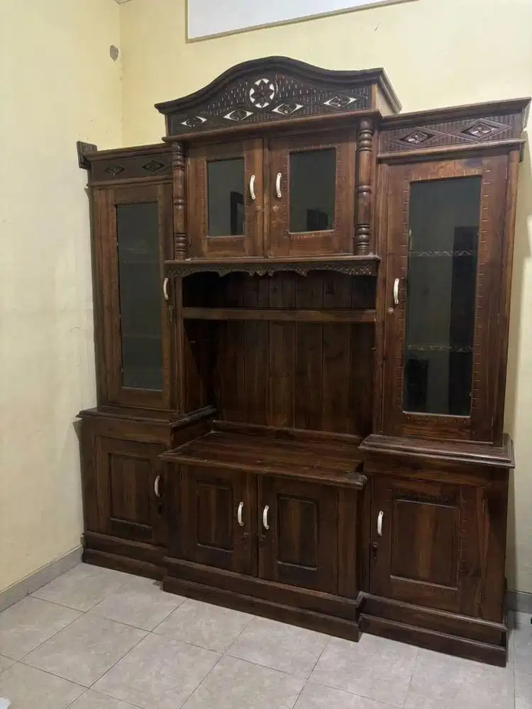 Bufet kayu jati ukuran besar murah