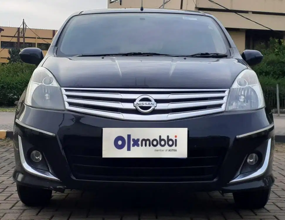 DP 6, JT Nissan Grand livina 1.5 XV Bensin-AT Hitam 2015