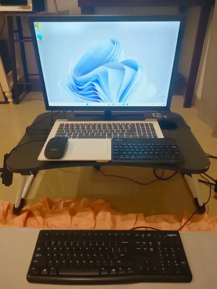 Amd A12 gen 7, ram 12gb, radeon R7 dual GPU
 No LCD ada HDMI monitor