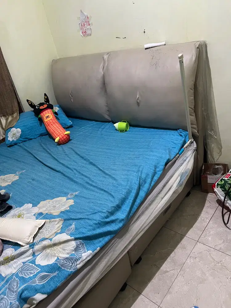 Dipan Divan kasur 160x200 dengan Laci