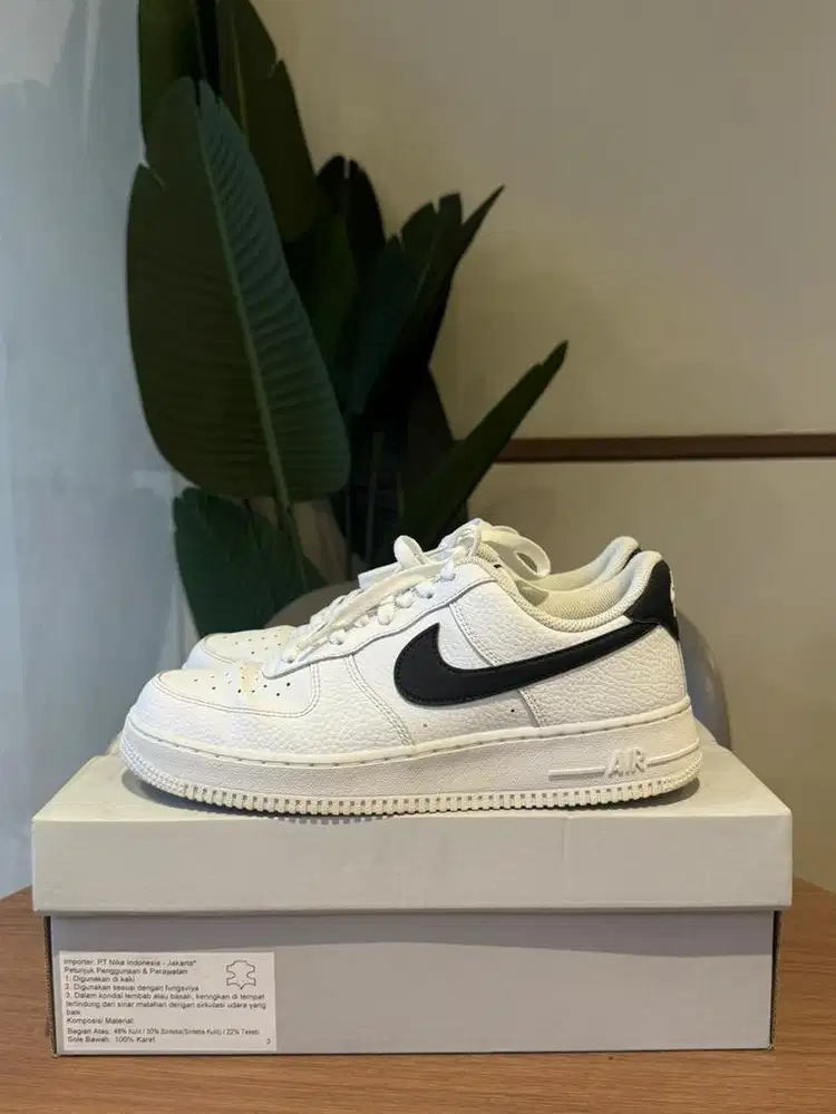 Bekas - 1000% ORIGINAL - Nike Air force 1 ‘07 Low Mens - White black