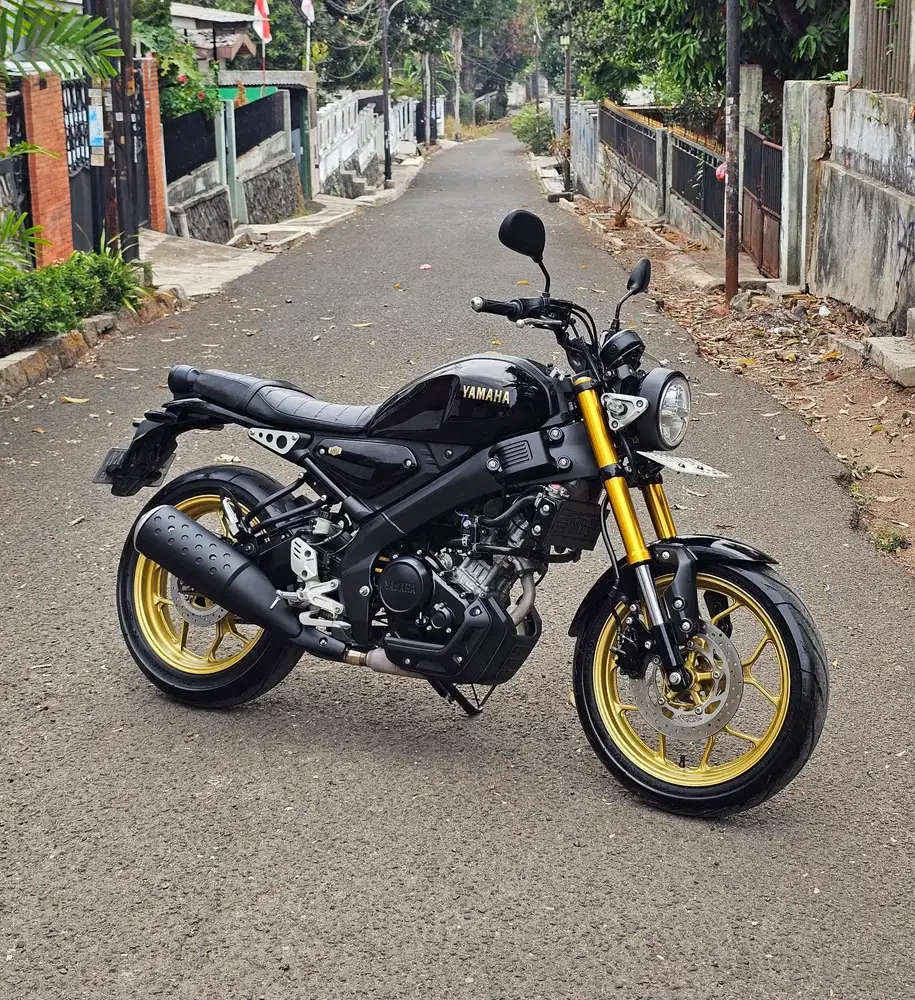 Seperti baru! YAMAHA XSR 155 VVA 2023 pajak panjang Gold