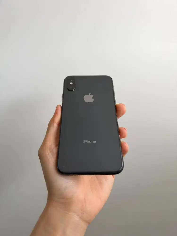Iphone XS Space Grey 256 GB Termasuk Screen Protector, Case, dan Kabel