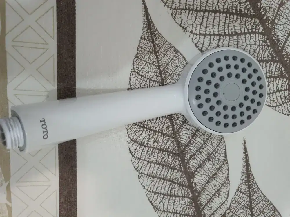 Shower toto baru pakai sekali kondisi seperti baru