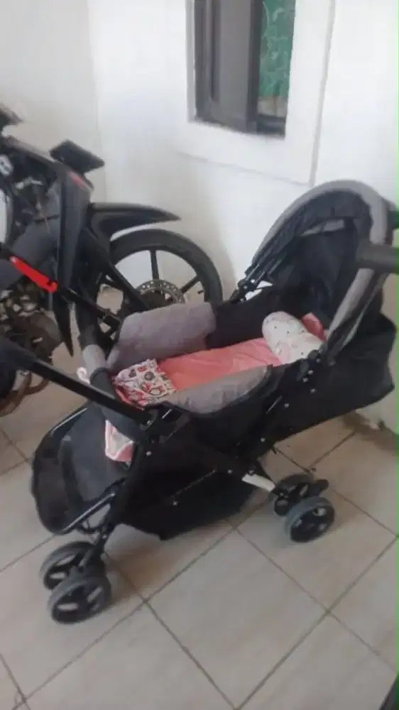 Perlengkapan bayi dan anak