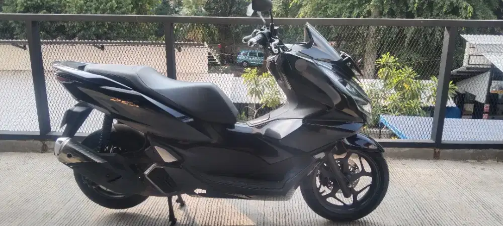 DI JUAL Motor Honda PCX 160 ABS Des 2022 Hitam, Tangan 1 - Pondok Gede