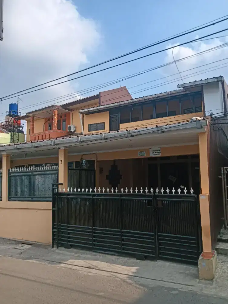 Ada rumah 2 lantai di sewakan di jakarta timur samping graha intirup