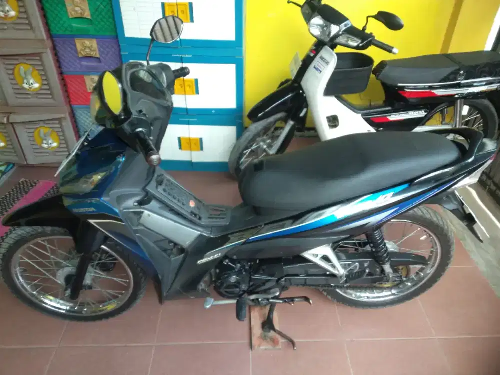 Di jual motor Honda revo