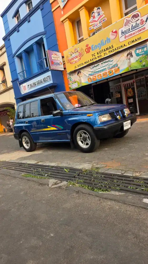 Suzuki sidekick biru met cakep