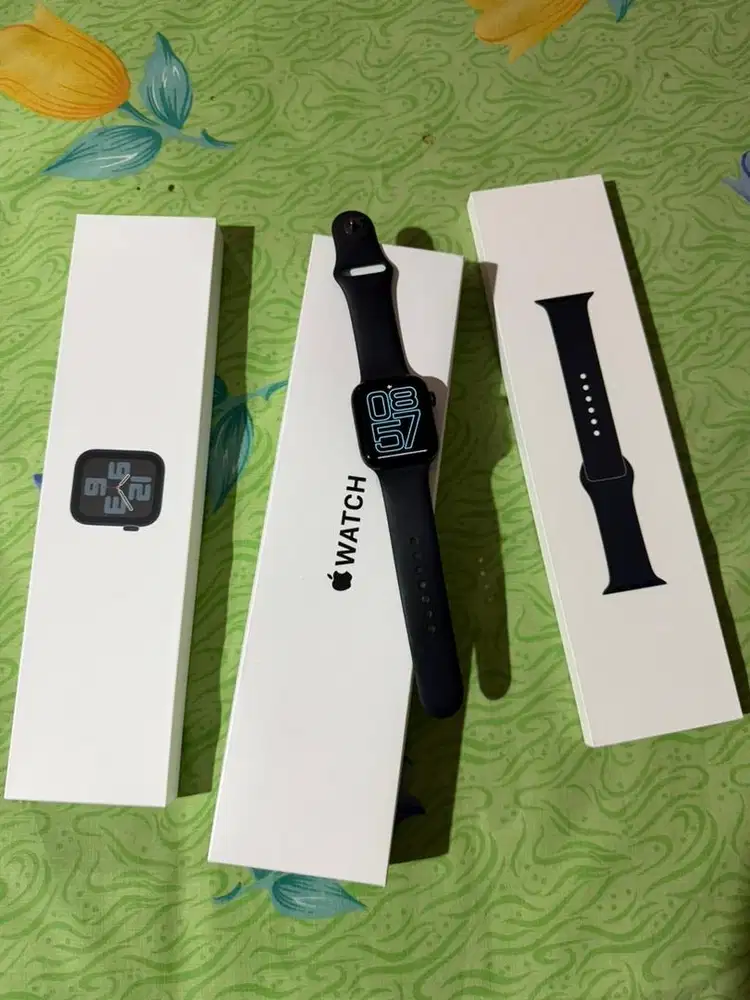 Apple Watch SE Gen 2 Midnight 44 mm