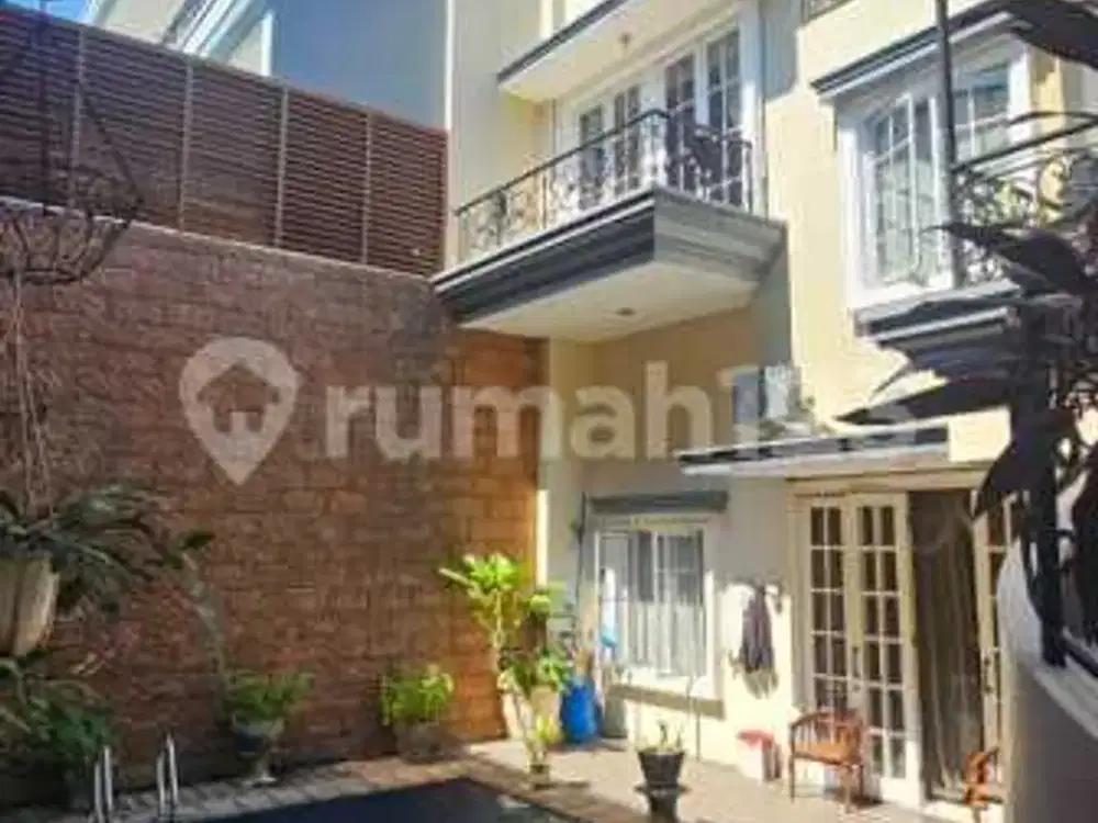 Rumah Mewah di Gading Serpong Full Furnish + Ada Kolam Renang