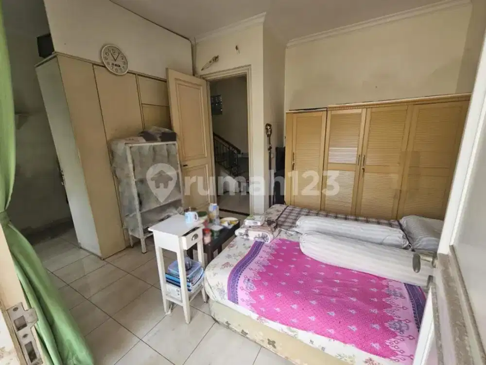 Rumah Cantik Minimalis di The Green BSD 2,5 Lantai Siap Huni