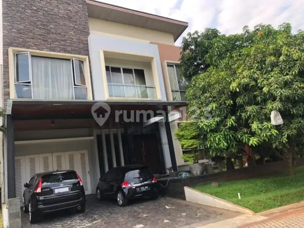 Rumah Hoek Banci Ngantong di BSD De Latinos