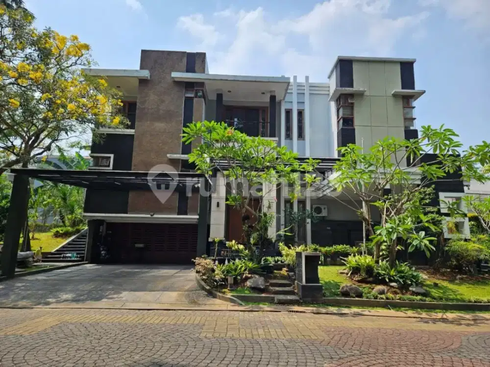 Rumah Mewah 3 Lantai Halaman Luas Di Bsd The Green