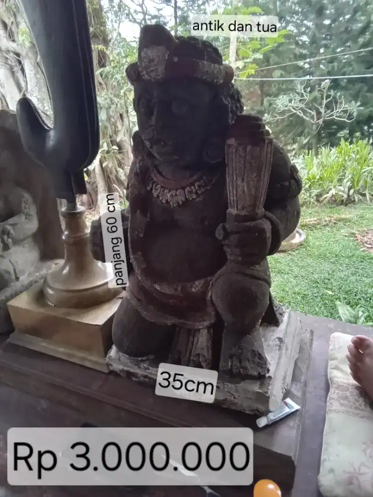Patung d batu bali