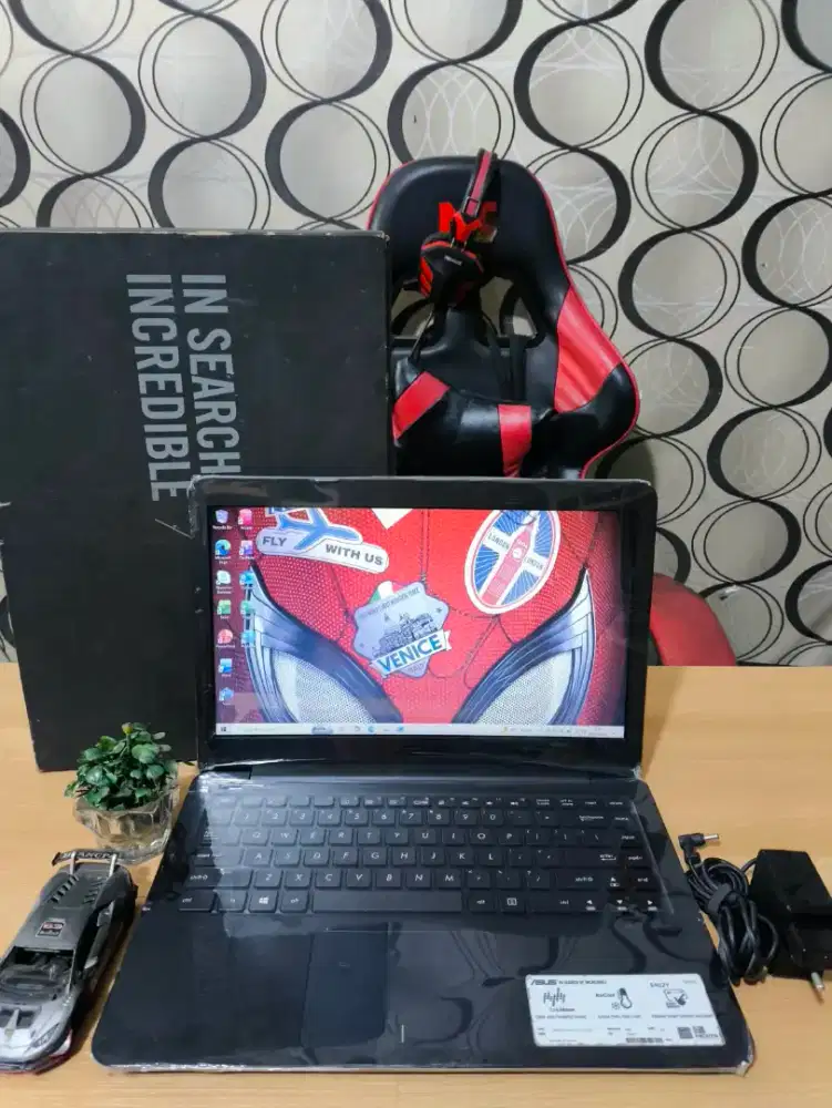 Laptop ASUS VIVOBOOK E14 E402Y SLIM2 Dark Edition sangat exclusive