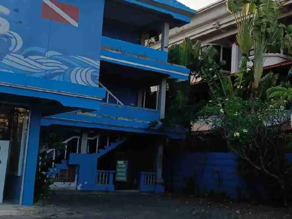 Disewakan gedung 2 lantai strategis yang cocok untuk hotel dan klinik