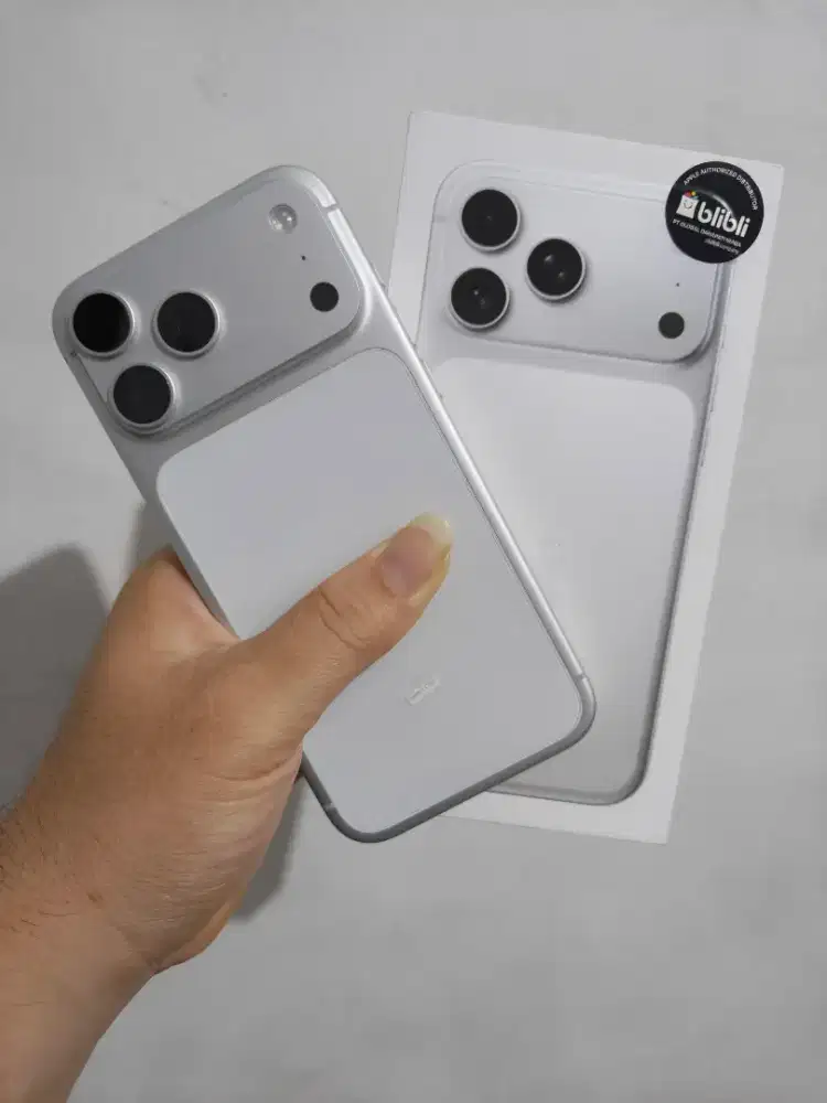 Iphone 17 Pro max 256 Silver RESMI garansi 10 bln lagi