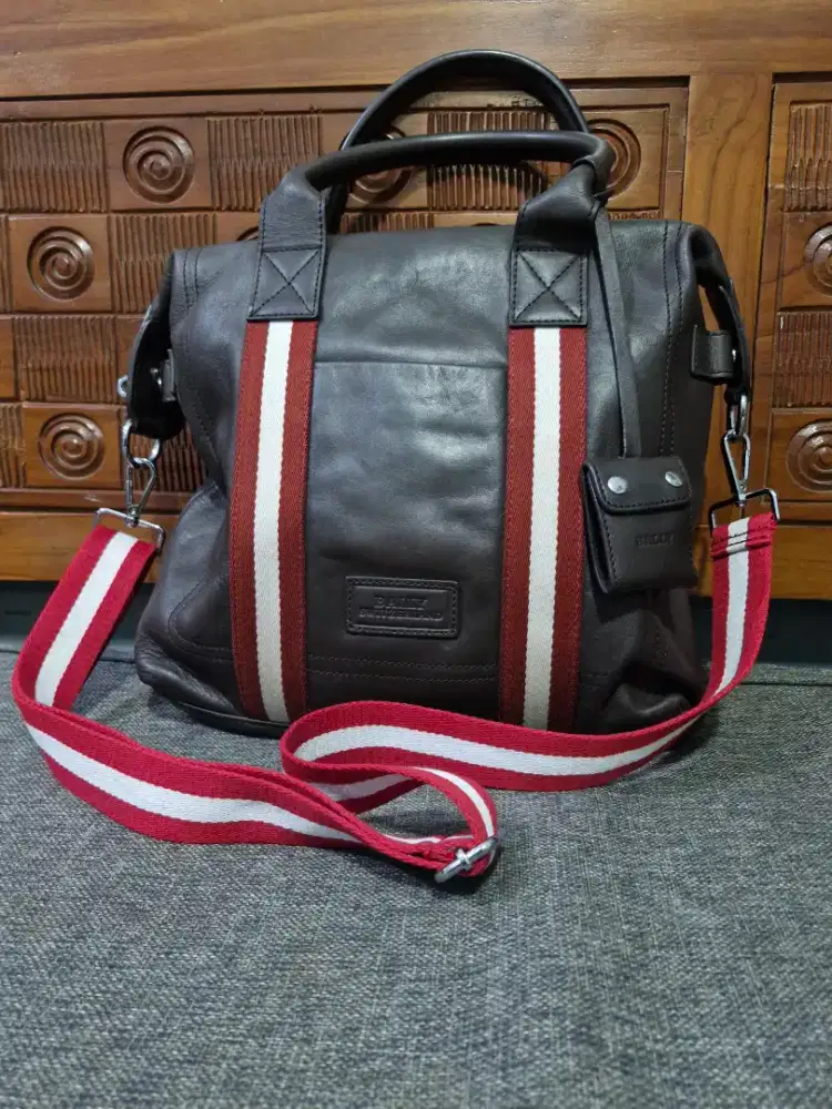 Preloved tas selempang bally kulit asli
